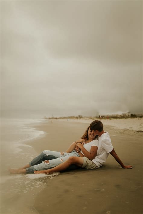 couples beach photography