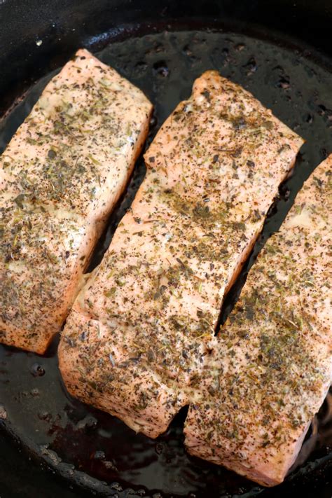 olive garden herb grilled salmon 1