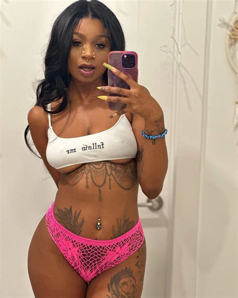 Yannah The Freak (@yannahthegoat) • Instagram photos and videos