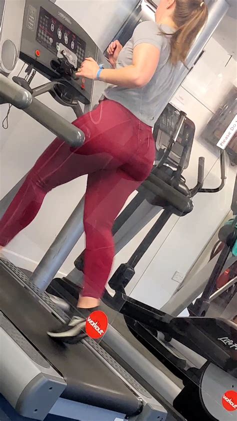 MASSIVE PAWG ass shaking on treadmill (+slow mo vid) - Spandex 