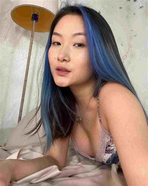 31 Bold And Stunning Skunk Stripe Hair Ideas To Elevate Your Look