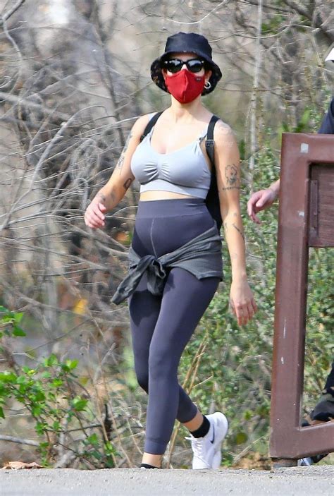 Halsey Nude LEAKED Pics, Porn Video & Sexy Photos