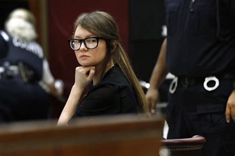 La impostora Anna Sorokin evita el intento de expulsión de EEUU a
