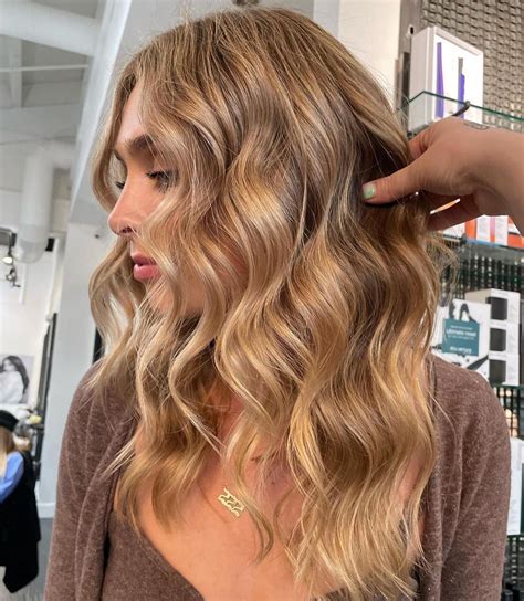 This tutorial explains how to achieve perfect blonde ombre hair 36