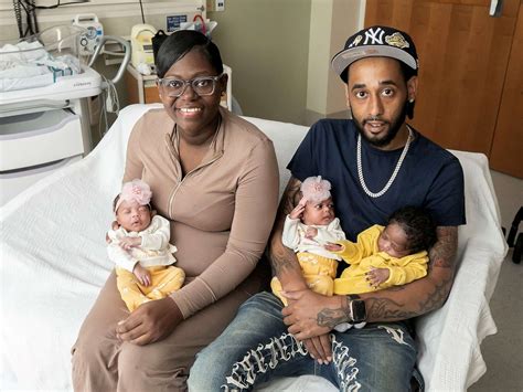 Mom of twins gives birth to triplets - ABC News