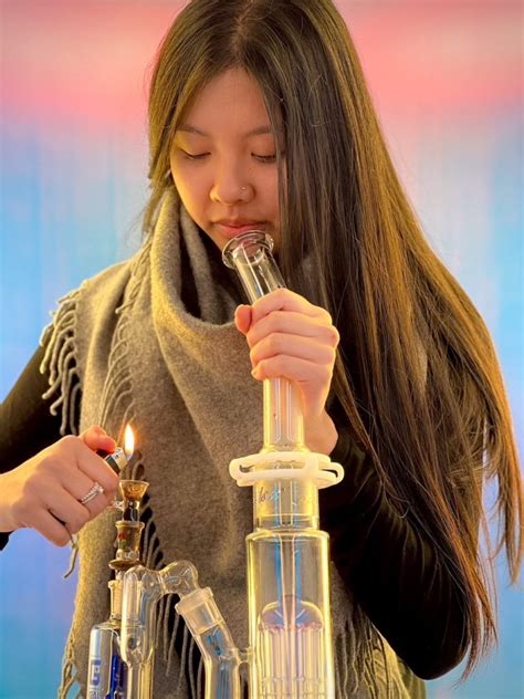9 Tips on How to Make a Bong Hit Less Harsh