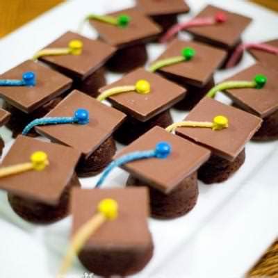 Graduation Cap Brownie Bites {Fun Food} – Tip Junkie