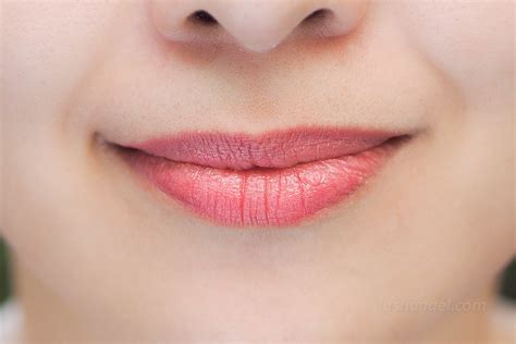 lipstick  liner   benefit theyre real double  lip review