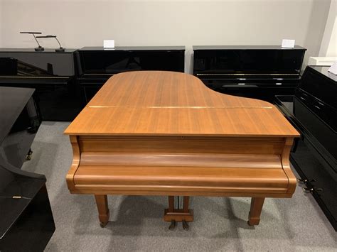 Fortepian Yamaha G2 orzech satyna - PianoExpert