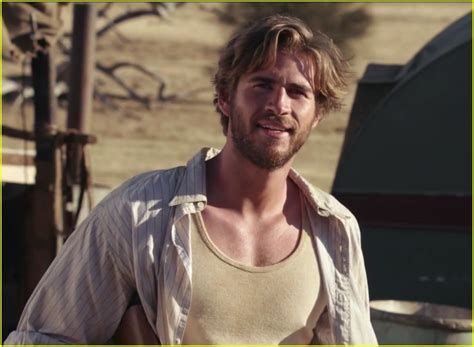 Liam Hemsworth Goes Shirtless in 'The Dressmaker' Trailer - Watch Now ...