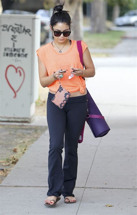 Vanessa Hudgens - FeetForum