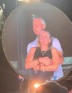 'Truth' behind Coldplay kiss cam couple scandal revealed as source