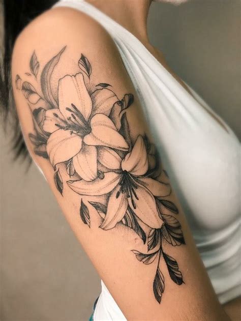 Floral lírio | Lily tattoo sleeve, Lily tattoo design, Flower tattoo