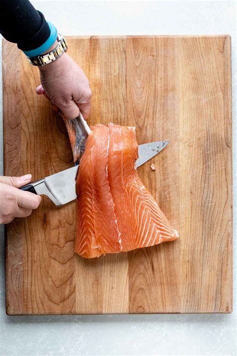 how to remove skin from salmon 3