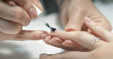 5 Minute Miracle: How To Vanish Nail Glue Pains