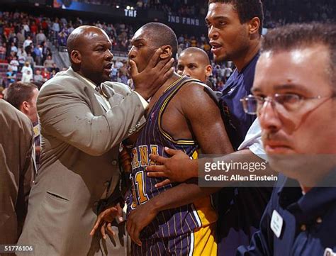 Ron Artest Fight Photos and Premium High Res Pictures - Getty Images