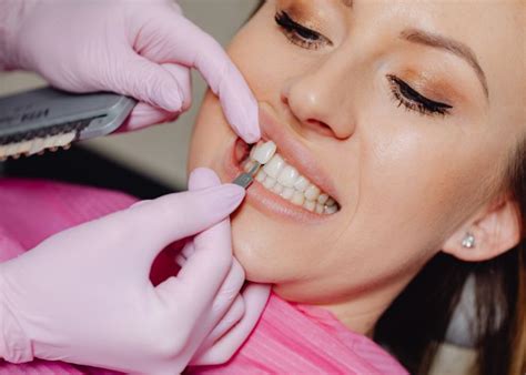 advantages  types  teeth implants book