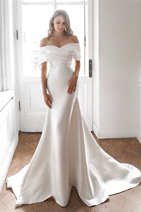 Wedding Dresses For Hourglass Figure