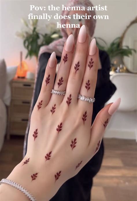 mehndi designs front hand || mehndi designs back hand || mehndi outfit
