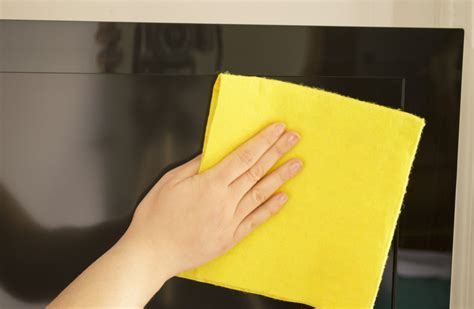 how to clean your tv