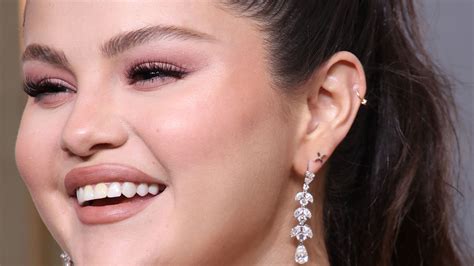 You Won't BELIEVE What Happened After Selena Gomez Wore That Dress! - 4jn8gl1