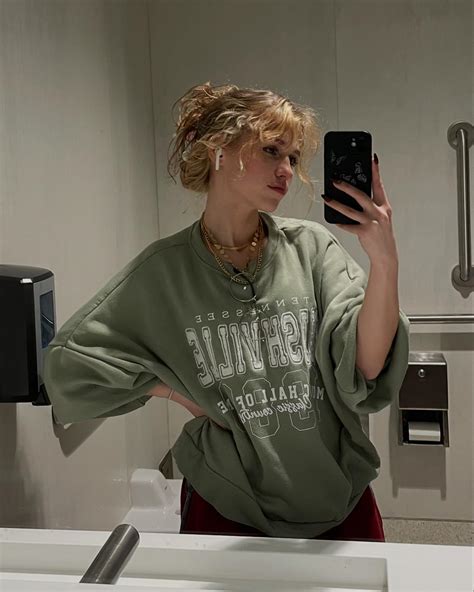 DuckieJo (@rubberduckiejo) • Instagram photos and videos