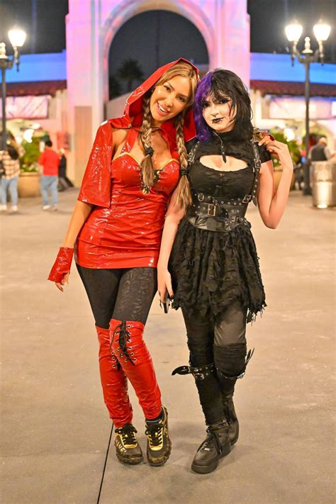 Teen Mom Farrah Abraham flaunts her bare butt in a tiny thong bikini