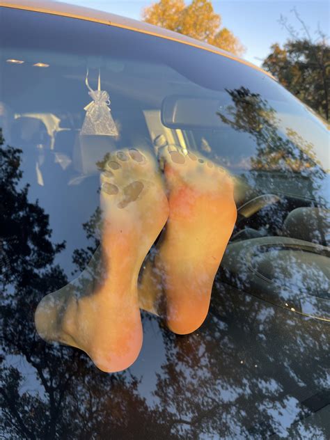 Showing everyone at the park how sweaty my feet get! : r/PublicFeetPics
