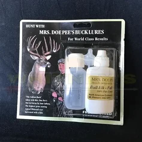 Mrs Doe Pee Buck in Rut - Whitney's Hunting and Archery Supply