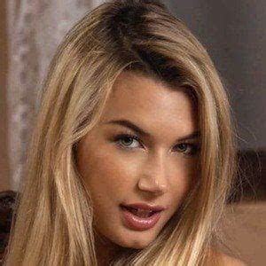 sabrina vaz age bio family famous birthdays