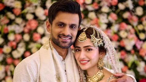 pakistan captain shoaib malik ties knot  pakistan actor