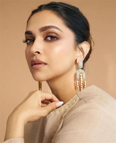 deepika padukone height age net worth career family