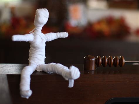 bendable wire mummy diy  beginners kiwico