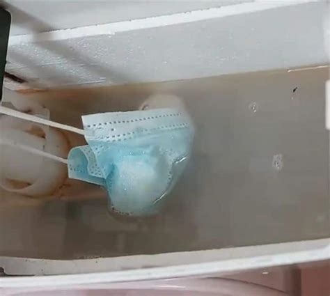 how to make toilet smell good