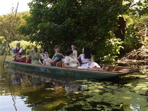 Punting on the Lake | Royal Botanic Gardens Victoria