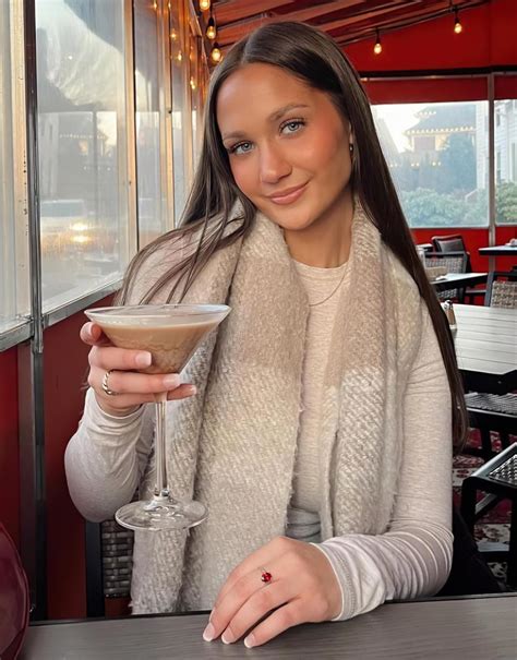 Stephaniezustovich Nude