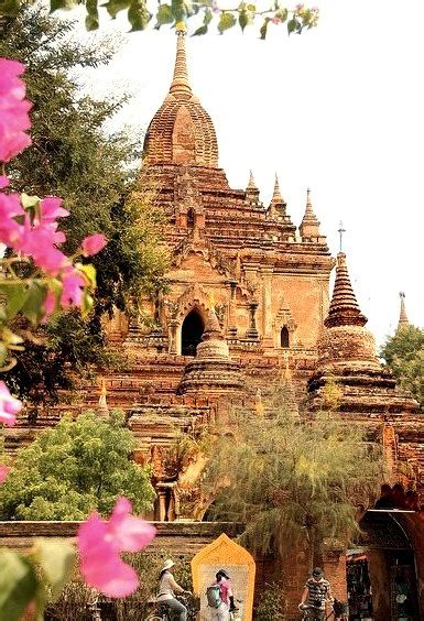 Ancient burmese temple in Bagan, Myanmar | Eli Collins