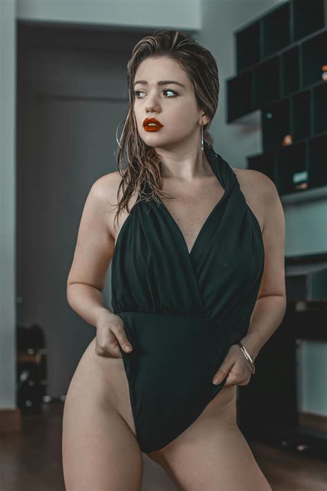 Beautiful And Sexy Women Photos, Download The BEST Free Beautiful And