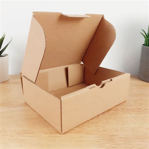 jual pp gift box      box hampers box baju box brownies