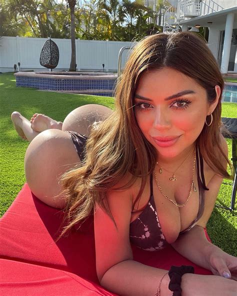 Katiana Kay's feet