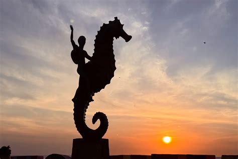 12 Tips to Make the Most of Malecón Puerto Vallarta at Any Time of Day
