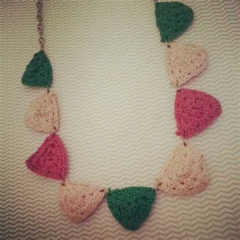 tea and craft: Granny Triangle Bunting Necklace
