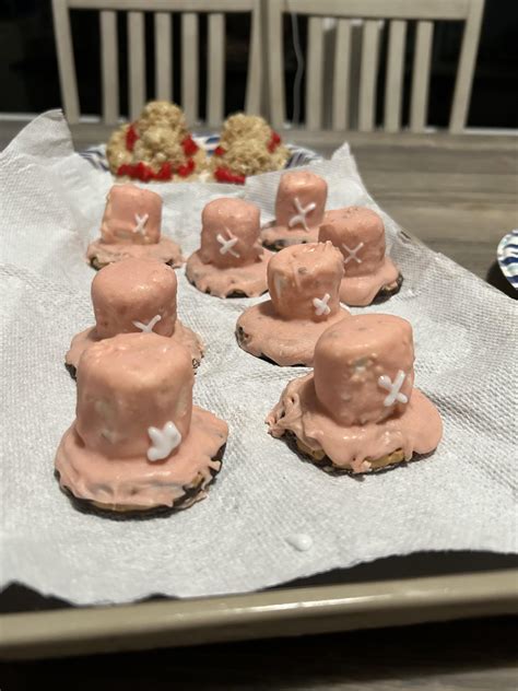 My girlfriend and I made some One Piece themed snacks for tomorrow, I