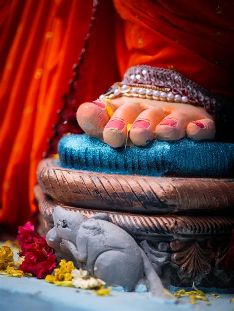 Lesbian Foot Worshipping Photos, Download The BEST Free Lesbian Foot