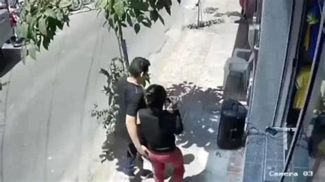 Homem Enfiando O Pau Na Bunda Da Mulher - Homem é preso após passar mão na bunda de locutora no interior do Ceará ...