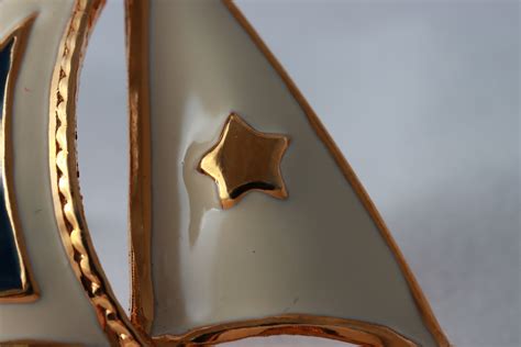 vintage avon signed red white  blue enamel  goldtone etsy