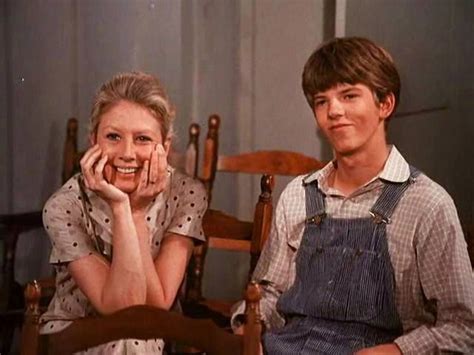 Olivia Walton and her son Jim Bob :) | The waltons tv show, John boy ...