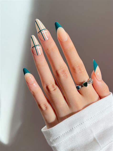 Tendência de Unhas Decoradas - Plano Criativo