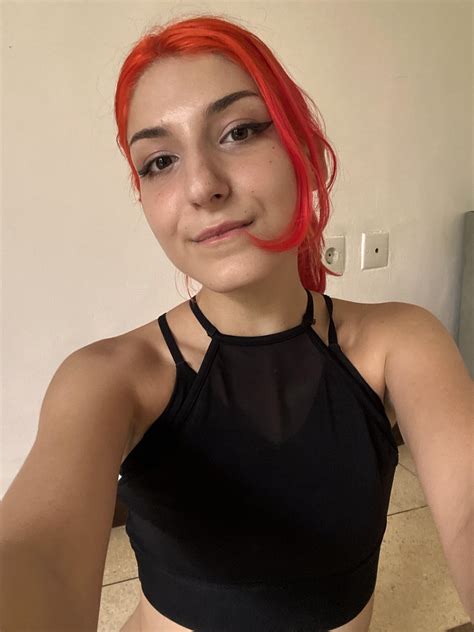 young naked gamer girl : r/selfie