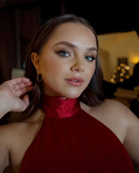 Oana Gregory 02/24/2023 • CelebMafia